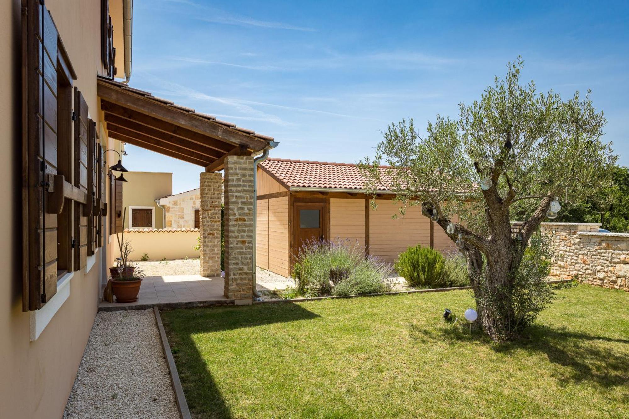 Villa Cirka In Central Istria For 14 Persons With Pool Heating & Pool Table Svetvinčenat Exterior foto